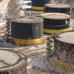Нефть держится выше 37 долларов на фоне статистики из США