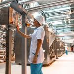 Активность в российской промышленности выросла впервые с начала года