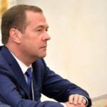 Медведев поручил сократить социально-экономический разрыв между регионами