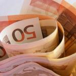 ЦБ поднял курс евро выше 88 рублей