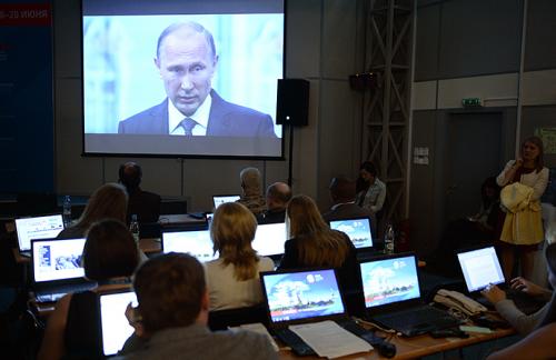 Путин пообещал сохранить мораторий на рост налогов
