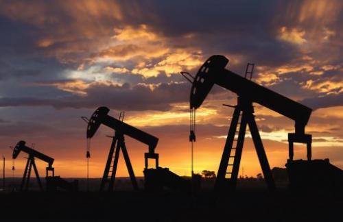 Нефть дорожает на фоне ожиданий данных из США