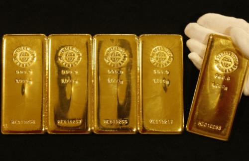 Эксперт: мировые ЦБ манипулируют ценами на золото