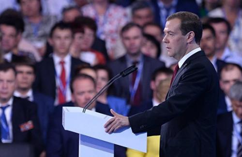 Медведев: на поддержку сельского хозяйства выделят 215 миллиардов рублей