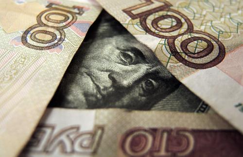 100 рублей за доллар: аналитики предрекают бирже «идеальный шторм»