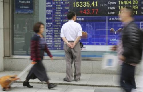 Банк Японии расширит поддержку экономики в октябре