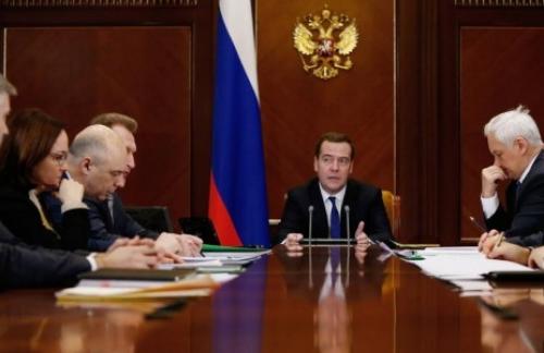 Медведев: налоговый мораторий продлится 3 года