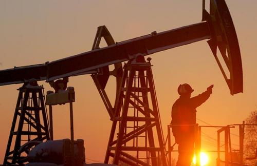Росстат и ФТС: Россия стала зарабатывать на нефти почти вдвое меньше, чем год назад